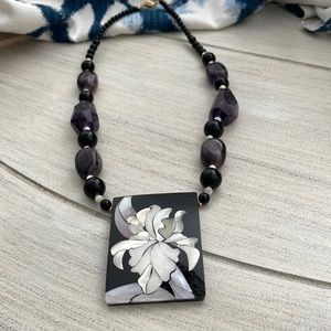 Beautiful Lee Sands vintage necklace with amethyst